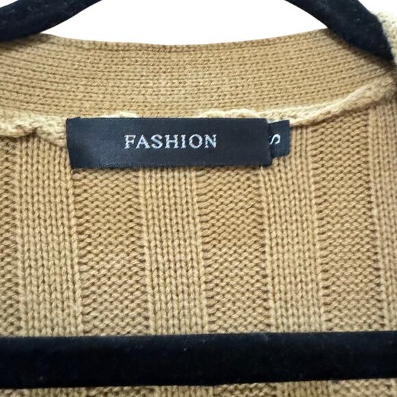 Tan Cable Knit Button Front Cardigan Sweater Longline Pockets Women’s Small - Picture 3 of 4